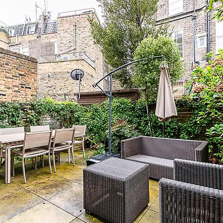 Luxe Retreat 5-bed Gem London