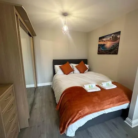 Cute Next To Colindale Station Apartment *