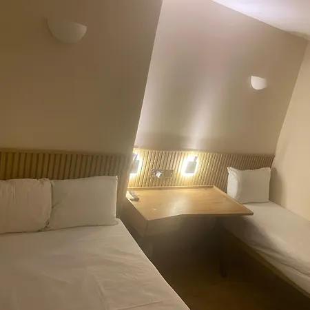 Hotel Exhibition Court 4