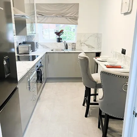 Beautiful In Beckton With Private Entrance And Garden Apartment London