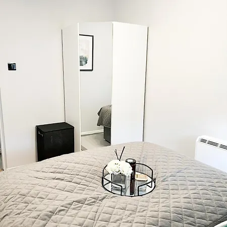 Beautiful In Beckton With Private Entrance And Garden Appartement Londres