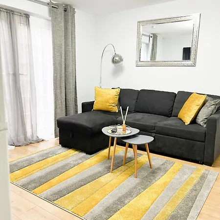 Beautiful In Beckton With Private Entrance And Garden London
