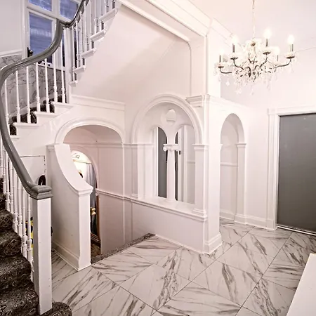 Apartment Oxford Street Chic Retreat - Unparalleled Elegance And Urban Comfort! Gc1 *