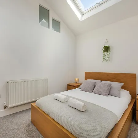 Apartment Stylish Two Bedroom By With Garden