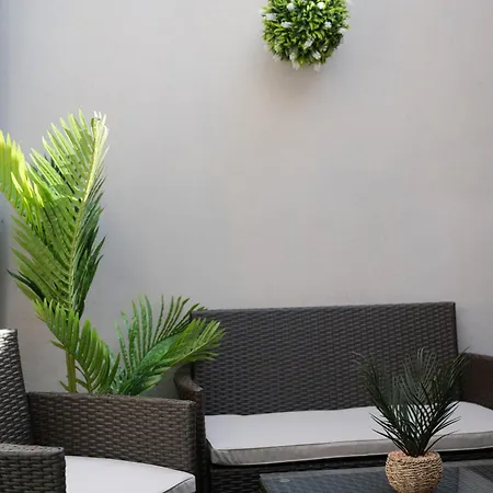 Apartment Stylish Two Bedroom By With Garden *