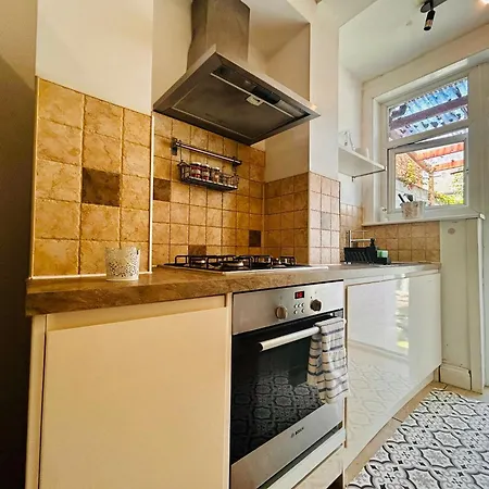 Rest Boutique Golders Apartamento