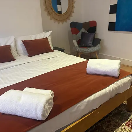 Grand Tulse Hill Homestay *