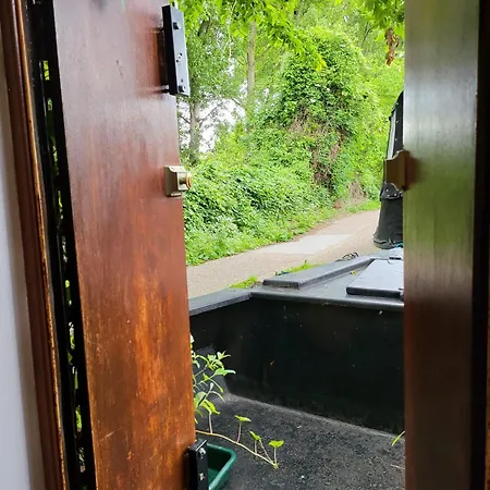 Lovely Canal Boat In Little Venice By Paddington For Family & Friends Botel