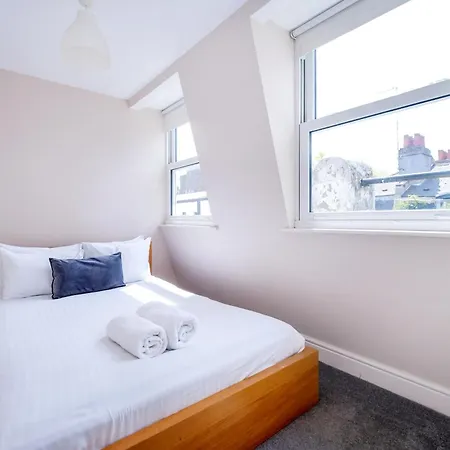 Paddington Modern Apartment London