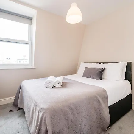 Paddington Modern Apartment London
