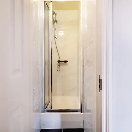 Paddington Modern Apartment London
