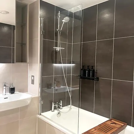 Modern Flat Your Stylish Escape * London