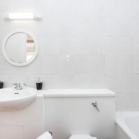 Apartment Spacious 1 Bedroom Bridge