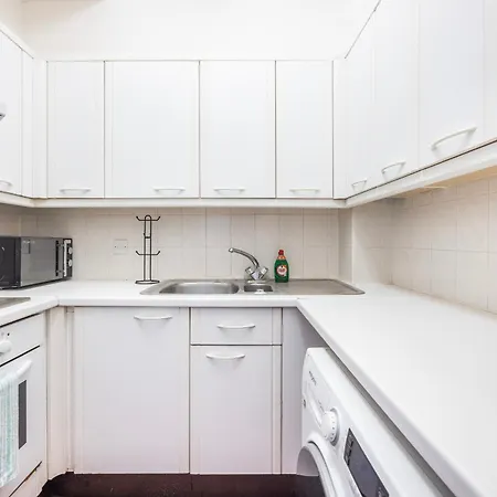 Apartment Spacious 1 Bedroom Bridge London