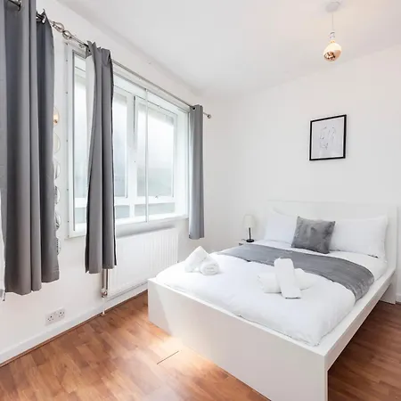 Spacious 1 Bedroom Bridge *