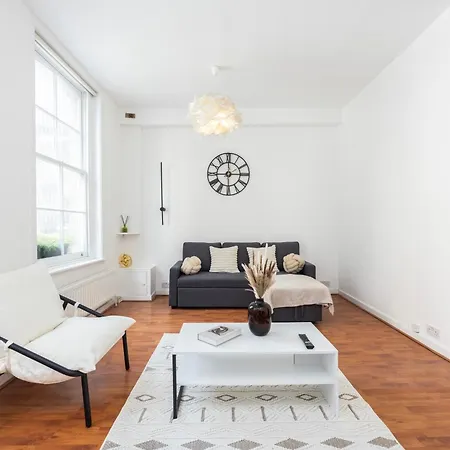 Spacious 1 Bedroom Bridge London