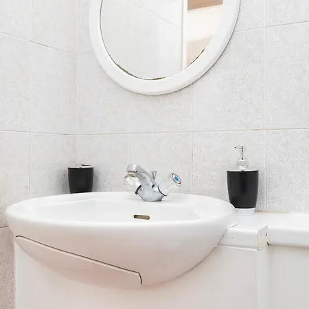 Apartment Spacious 1 Bedroom Bridge
