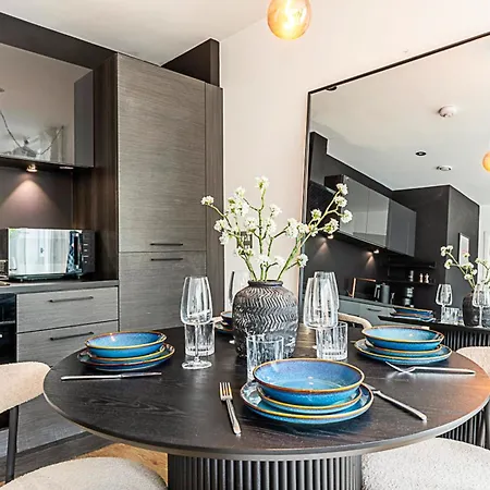 Stylish And Sleek East Retreat