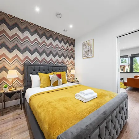 Stylish One Bedroom Flat - Sleeps 5 - Near Heathrow - Ub3 *