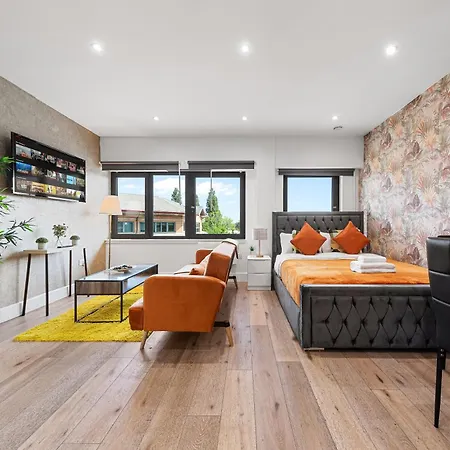 Stylish One Bedroom Flat - Sleeps 5 - Near Heathrow - Ub3 Apartment