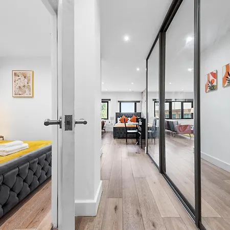 Apartment Stylish One Bedroom Flat - Sleeps 5 - Near Heathrow - Ub3 London