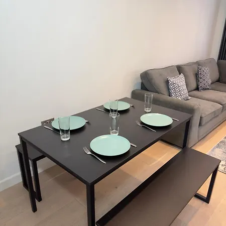 Apartment 2-bed, 2-bathroom Split Level Flat In Hackney With 2 Balconies London