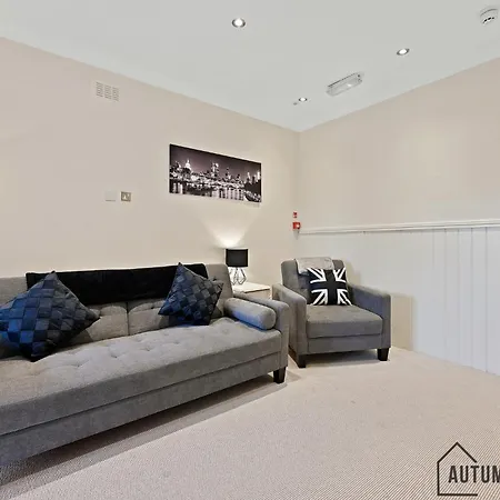 Beautiful 2 King Size Beds 2 Bath- Sleeps 5 In Earls Court Londyn