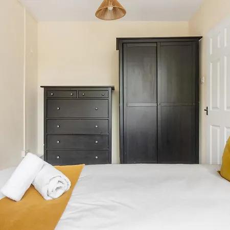 Apartment Parea Living - Cosy Flat With Skyline Views Beside Canary Wharf