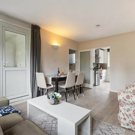 Apartment Parea Living - Cosy Flat With Skyline Views Beside Canary Wharf