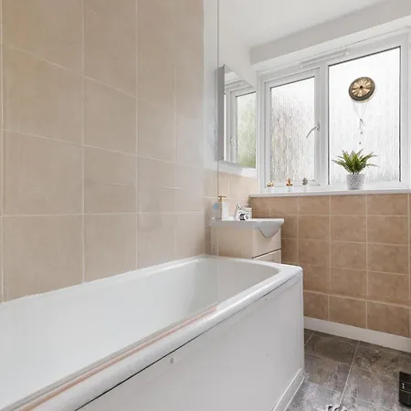 Parea Living - Cosy Flat With Skyline Views Beside Canary Wharf * London