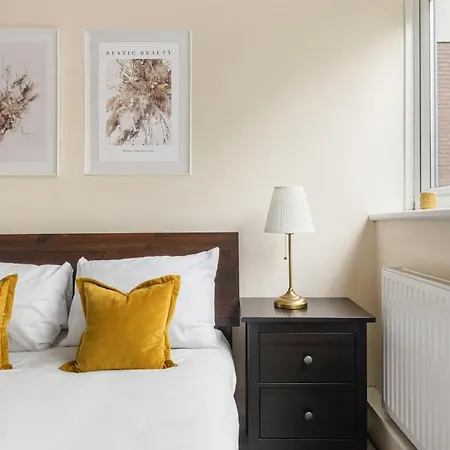 Parea Living - Cosy Flat With Skyline Views Beside Canary Wharf Apartment