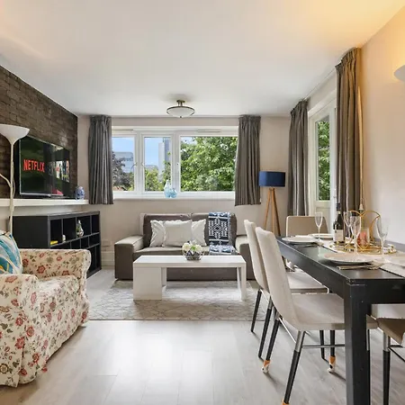 Apartment Parea Living - Cosy Flat With Skyline Views Beside Canary Wharf London