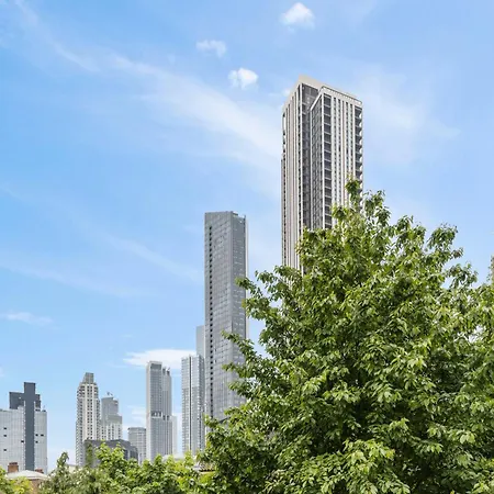 Parea Living - Cosy Flat With Skyline Views Beside Canary Wharf