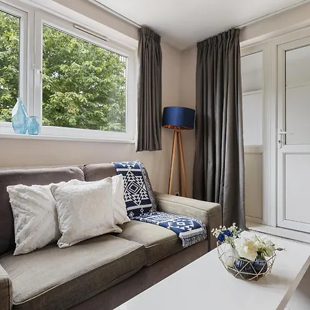 Parea Living - Cosy Flat With Skyline Views Beside Canary Wharf