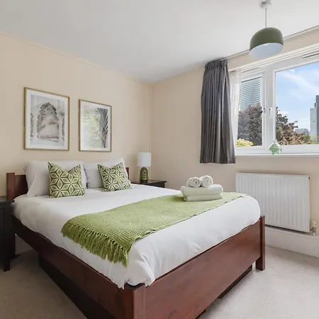 Parea Living - Cosy Flat With Skyline Views Beside Canary Wharf Apartment