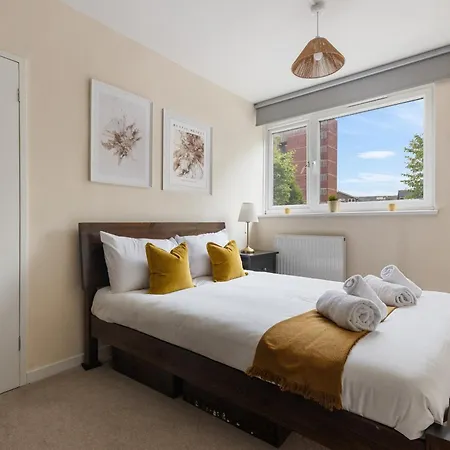 Parea Living - Cosy Flat With Skyline Views Beside Canary Wharf *