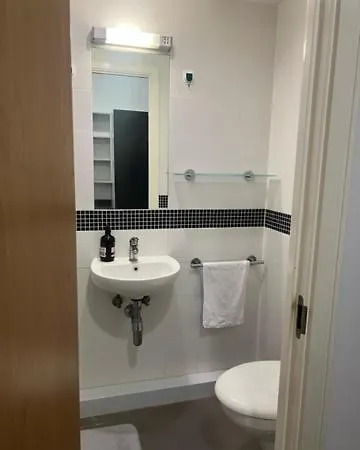 Kings Cross Apartment *