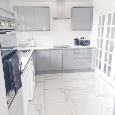 3 Bedroom House London Holiday home *