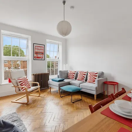 Tower Bridge Hideaway - Whitechapel Apartment