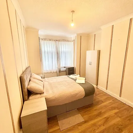 Spacious In Homestay *