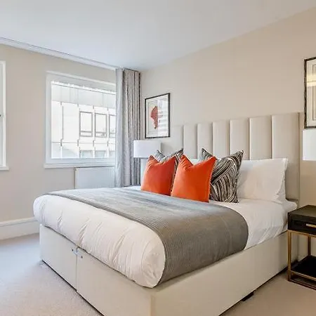 Flagship Luxury Villa. Near Mayfair And Hyde Park - Sleeps 16 * Londen