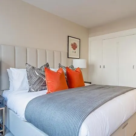Flagship Luxury Villa. Near Mayfair And Hyde Park - Sleeps 16 Vakantiehuis *