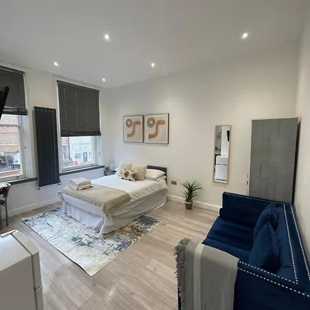 Olympia Apartment London