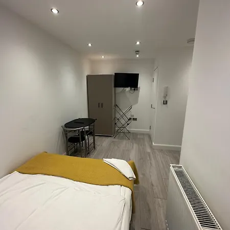 Apartment Olympia London