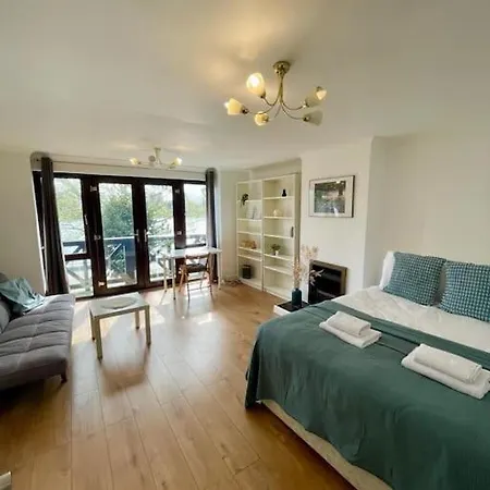 Thamesview Canary Wharf With Freeparking Holiday home London
