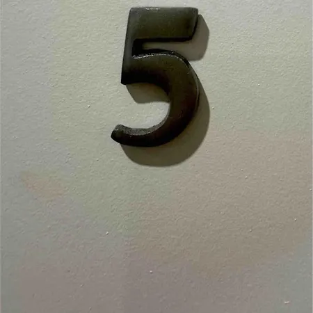 Zone 1 *