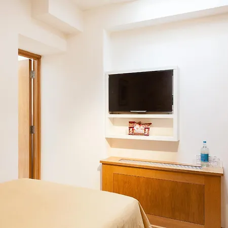 The Rockwell 4*