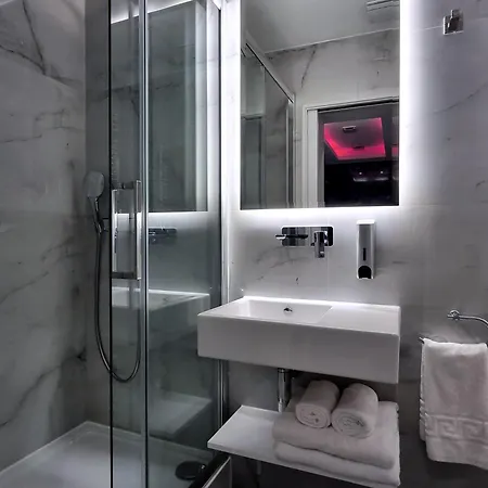 Nox Kensington Gardens Aparthotel London