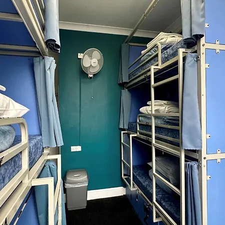 Smart Hyde Park View Hostel