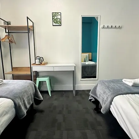 Smart Hyde Park View Hostel London